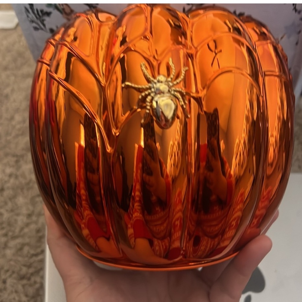NWT SKULL PUMPKIN 3 WICK CANDLE HOLDER